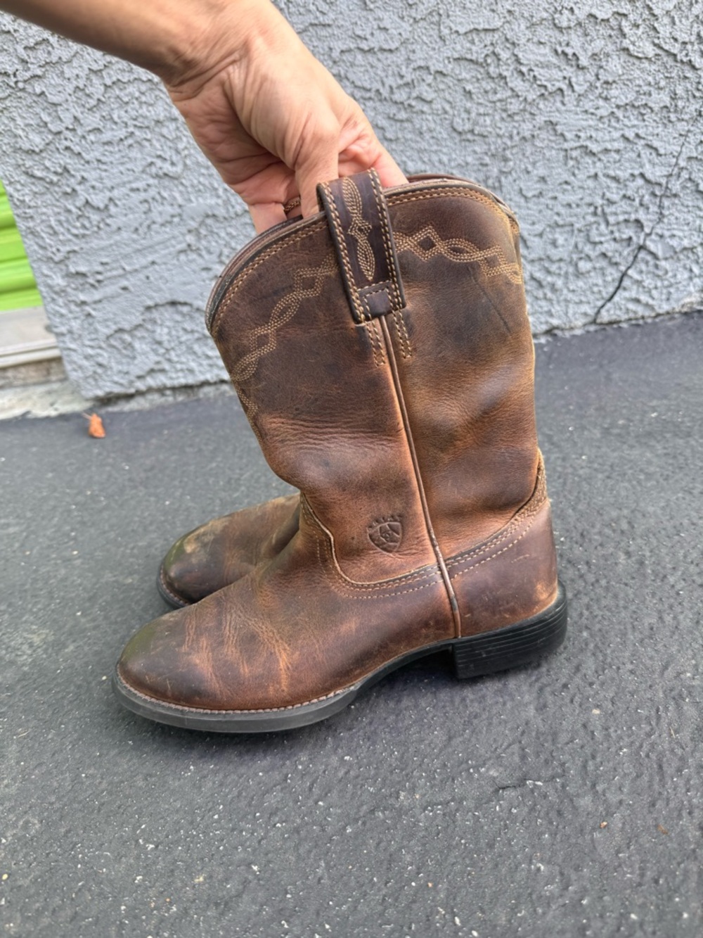 ARIAT Heritage Roper Brown Distressed Leather Cowboy Boots Size 6.5 - Picture 3 of 8